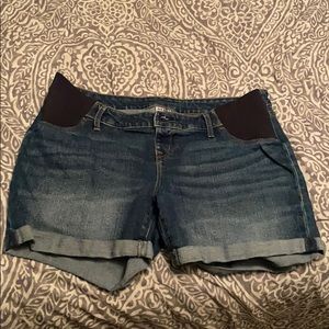Old Navy maternity shorts size 12